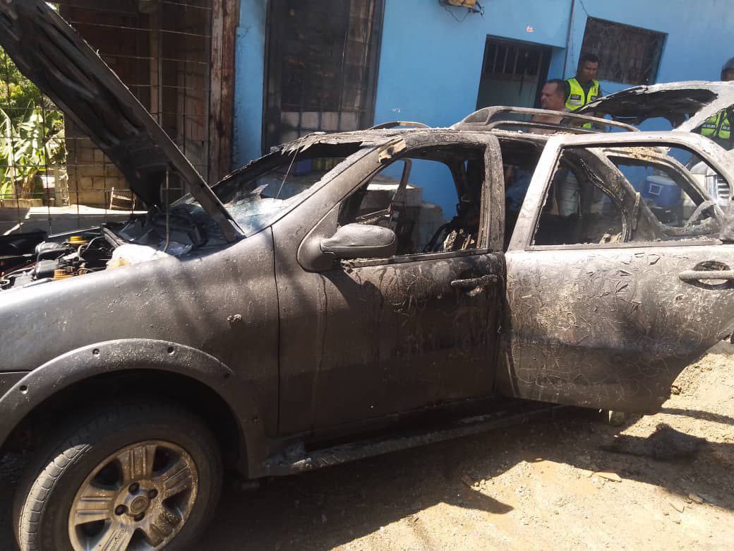 MIRANDA – Incendio de vehículo en el sector El Limón