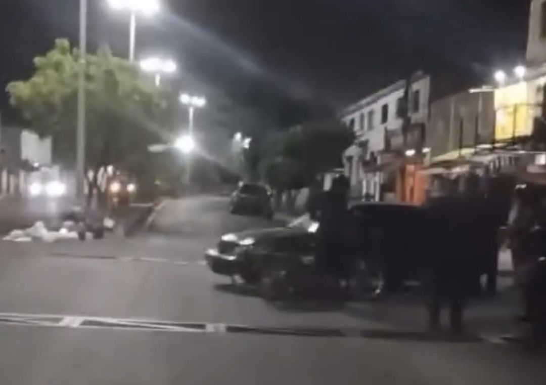 ANZOÁTEGUI – Colisión entre vehículo y moto en la Cumanagoto